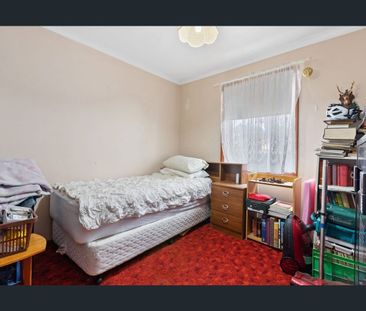 Spacious Family Home for Rent! - Photo 2