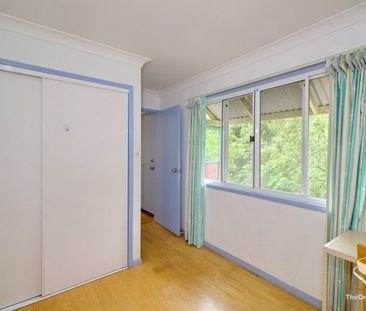 St Lucia Cozy 5-Bedroom Home, one bedroom available - Photo 1