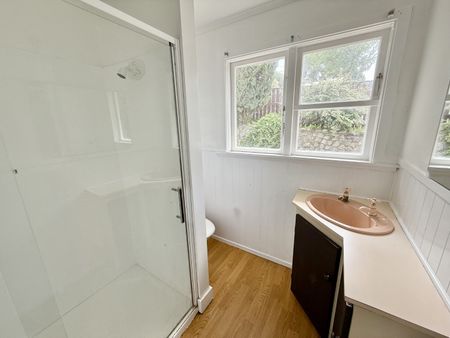 17 Amundsen Grove, Stokes Valley - Photo 4