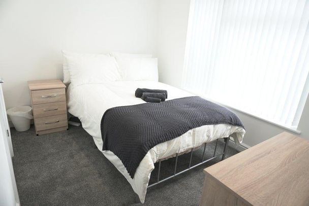 1 bedroom in a house share to rent - Photo 1