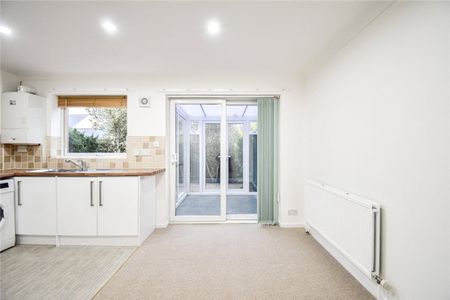 Well presented 2 bedroom semi-detached house to rent in Impington offering excellent access to City centre, Science Park, A14 and M11. GCH. Driveway parking for 2 cars. Local amenities close by. Unfurnished. - Photo 5