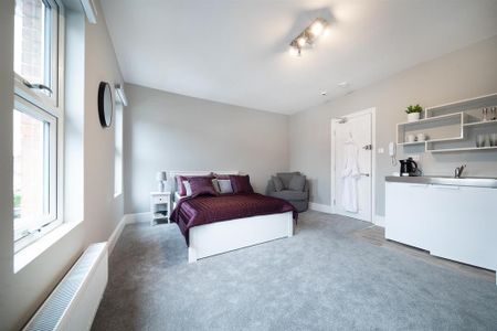 1 bedroom in a house share to rent - Photo 4