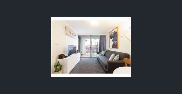 Fully Furnished City Living, swimming pool and Gym - Photo 1