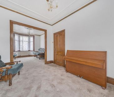 3 bedroom House To Let Total Size: 1159 SQ FT - Photo 4