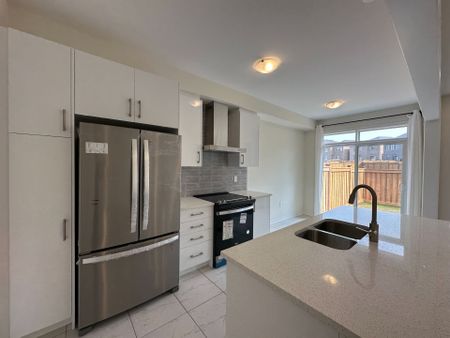 For Lease - 27 Bowline Vista N/A, East Gwillimbury, Ontario - Photo 4