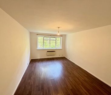 2 bed flat to rent in London Road, Slough, SL3 - Photo 6