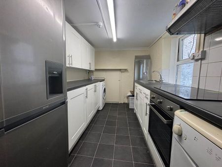 6 bedroom house to rent - Photo 4