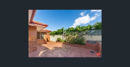 THREE BEDROOM ONE BATHROOM VILLA IN EAST VIC PARK! - Photo 4
