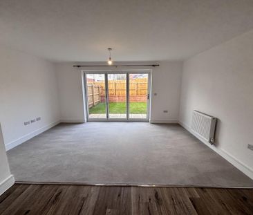 2 bedroom semi-detached house to rent - Photo 2