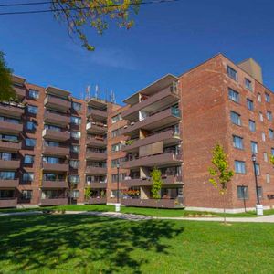 1 Bedroom Available At 455 Racine Avenue, Dorval - 455 Racine Avenue, Dorval - Photo 2