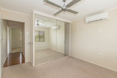 2/15 Hopkins Street, Currajong QLD 4812 - House For Rent | Domain - Photo 5