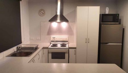 3 bedroom modern townhouse - Photo 5