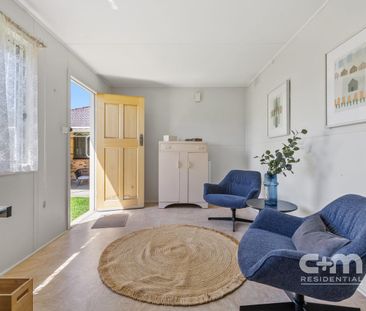 3 Beds + Bungalow = WINNING!! - Photo 5