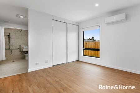 Unique, Versatile & Accessible Living - Perfect for Shared Living or Supported Independence - Photo 3