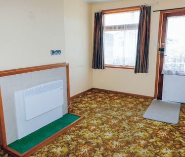 SELF CONTAINED BEDSIT UNIT - Photo 3