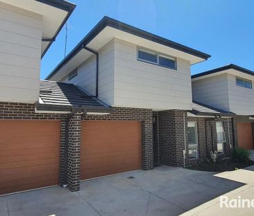 Luxury Townhouse Living - Photo 2