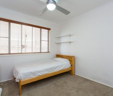 Family Home Close to Everything! - Photo 5