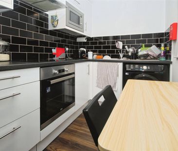 Bensham Lane, Thornton Heath, CR7 7EN - Photo 4