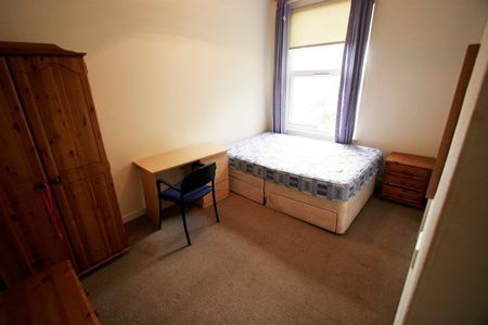 Buckingham Mount, Hyde Park, LS6 1DN, Leeds - Photo 4