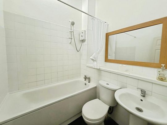 4 bedroom terraced house to rent - Photo 1