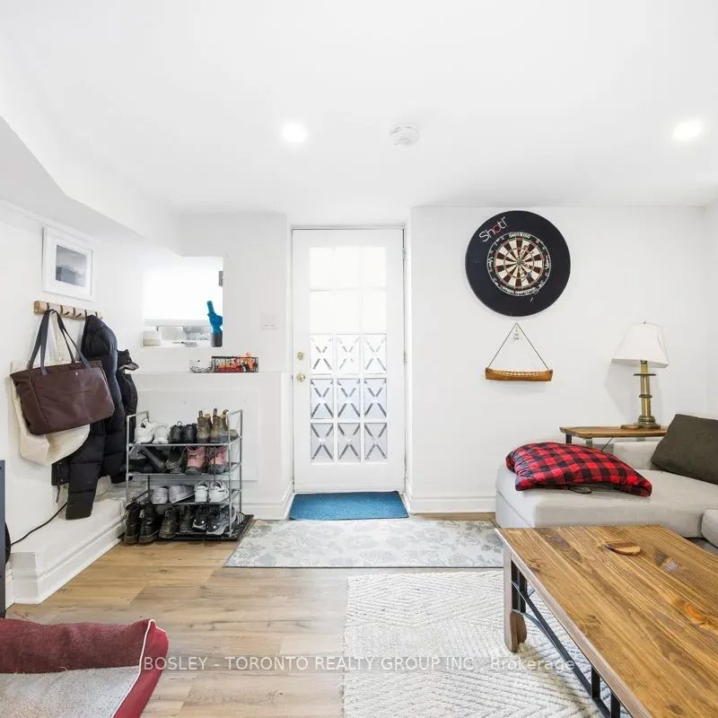 826 Carlaw Avenue #Lower - Photo 1