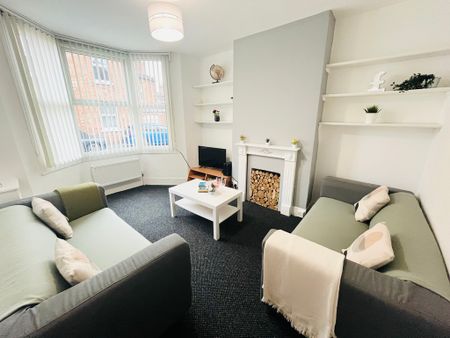 2 Bed Student Accommodation - Photo 3