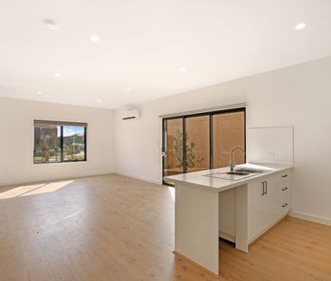 30 England St, Werribee VIC 3030 - Townhouse For Rent | Domain - Photo 2