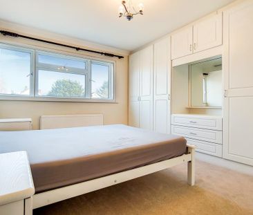 4 bedroom semi-detached house to rent - Photo 6
