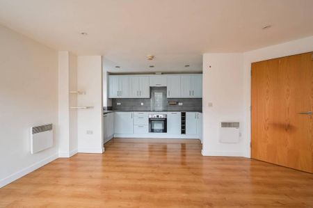 2 bedroom mews to rent - Photo 5