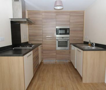 4 bedroom semi-detached house to rent - Photo 6