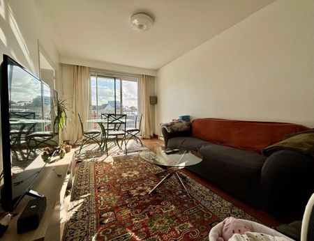 Location Appartement 2 pièces Meublé 48m² CAEN 14000 - Photo 2