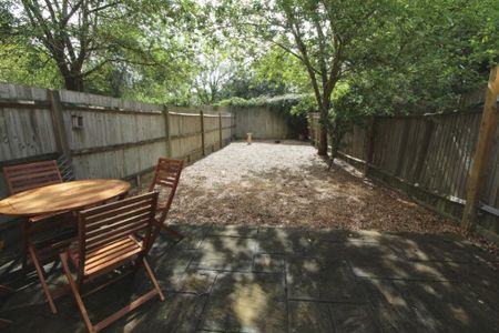 3 bedroom terraced house to rent - Photo 5