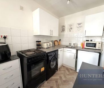 1 bedroom Flat To Let - Photo 3