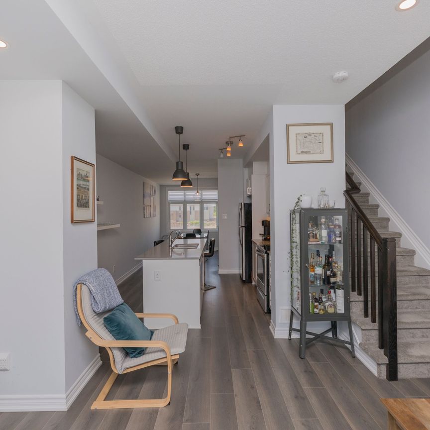 For Lease - 1434 Hemlock Road, Manor Park - Cardinal Glen and Area, Ontario - Photo 1