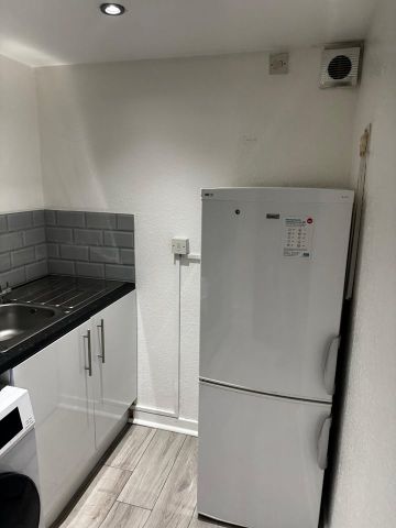 Room in a Shared House, Headingley Avenue, LS6 - Photo 5