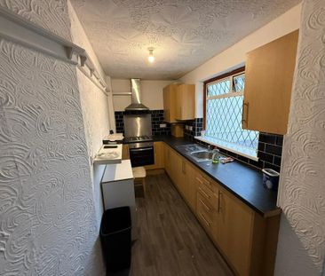 3 bedroom terraced house to rent - Photo 3