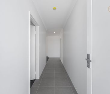 Walk to Coles @ $800 Per Week - Photo 3