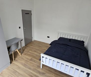 Room 1, Grovehall Drive, Leeds, LS11 7LN - Photo 3