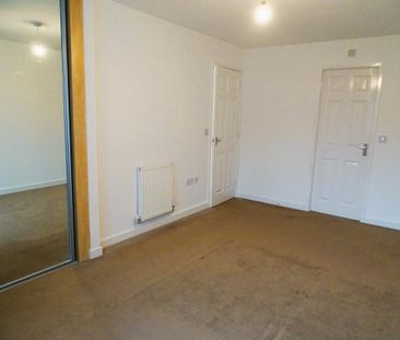 3 bedroom end of terrace house to rent - Photo 3