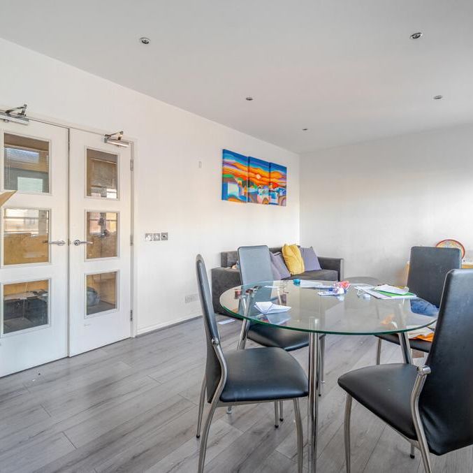 1 bedroom flat to rent - Photo 1