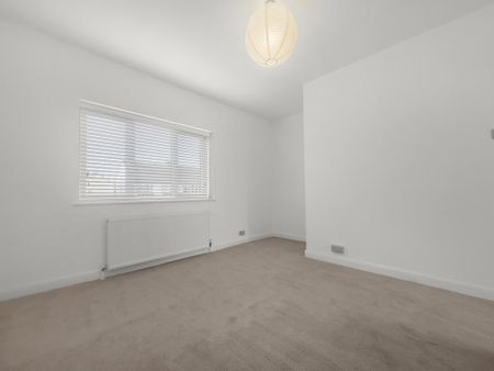 2 bedroom end of terrace house to rent - Photo 4