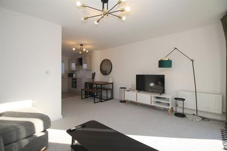 3 bedroom semi-detached house to rent - Photo 3