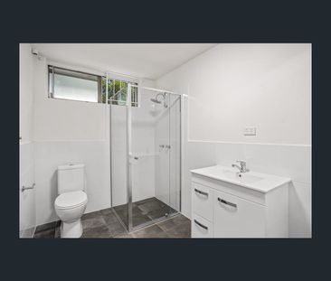 2/30 Eliza Street, Clayfield, Qld 4011 - Photo 2