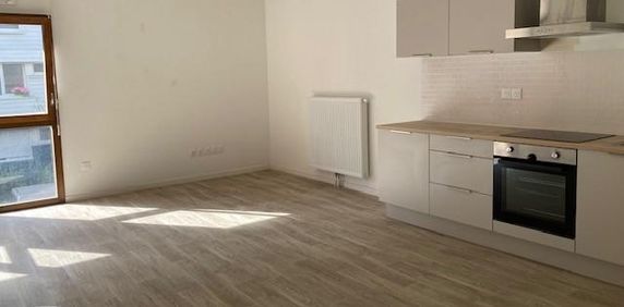 Location Appartement 3 pièces 65m² LILLE 59000 - Photo 2
