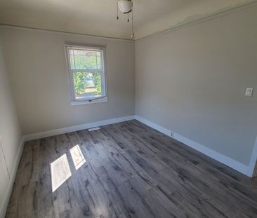 Cute and Cozy Home in Chilliwack - Photo 3