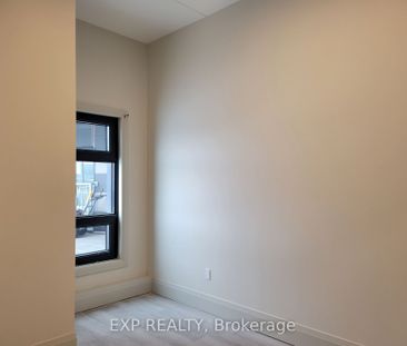 Townhouse For Lease | S8127074 - Photo 3