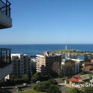 Two Bedroom Apartment in the Heart of Wollongong CBD - Photo 2