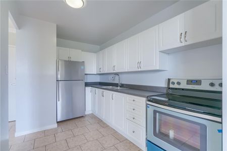 Imperial Towers - Photo 2