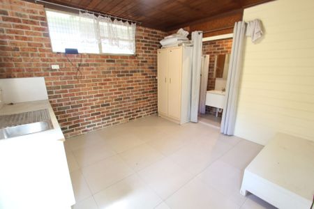 Walking Distance to Warwick Farm Station - Photo 3