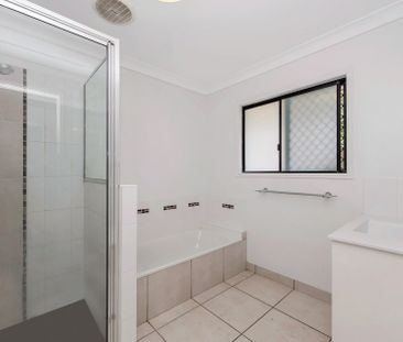 MALE SHARE HOUSE - ONE ROOM WITH SHARED BATHROOM AVAILABLE - Photo 6